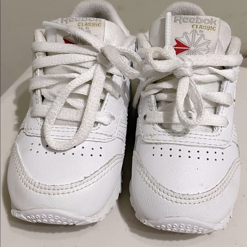 Size 5k Reebok classic sneakers